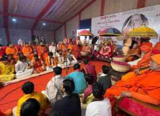 Swami Srila Prabhupada Honored as ‘Vishwa Guru’ – Maha Kumbh swami-srila-prabhupada-honored-as-vishwa-guru-maha-kumbh