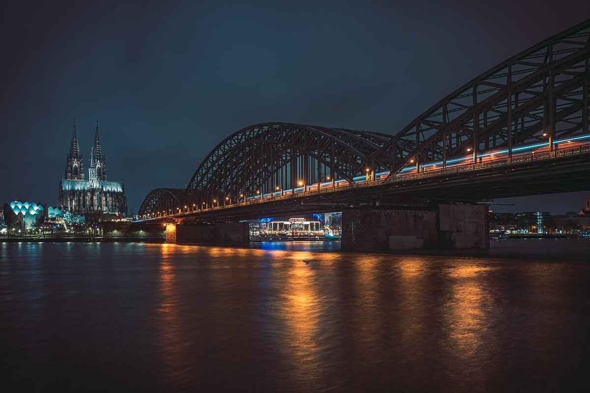 Why Is Color Selection Important for Night Dresses?