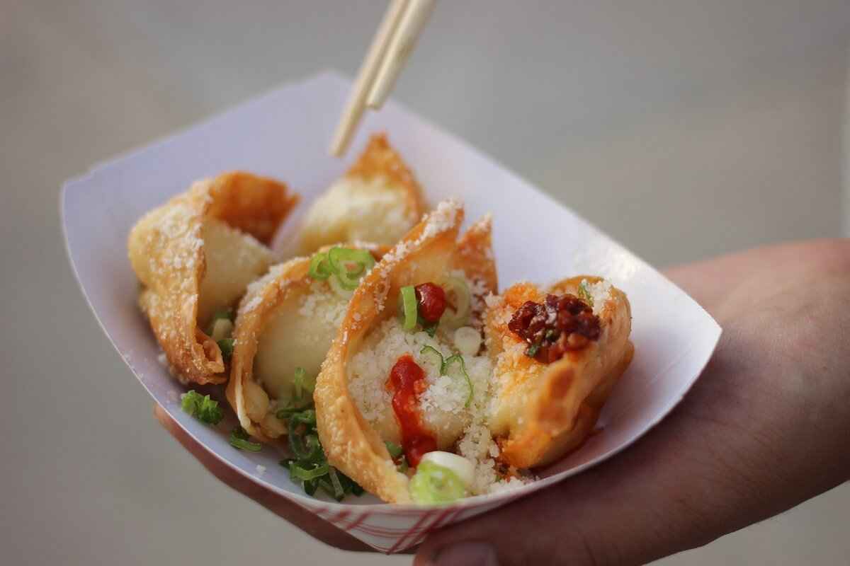 A Guide to Mongolian Street Food: What to Eat in Ulaanbaatar 5 Other Noteworthy Street Foods