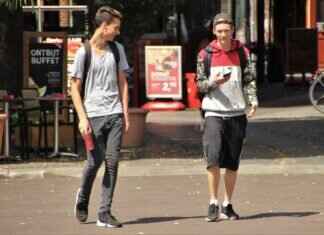 Alcremie Pokémon: Best Moveset, Strengths, and Competitive Play Tips Alcremie Pokémon: Best Moveset, Strengths, and Competitive Play Tips