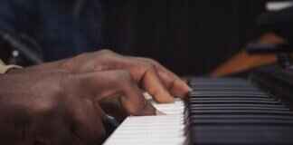 Best Dueling Piano Songs: A Playlist for a Fun Night Out Best Dueling Piano Songs: A Playlist for a Fun Night Out