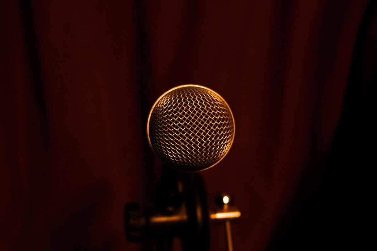 Best Wireless Microphones for Action Cameras: Crystal Clear Audio Anywhere 7 Comparing Wireless Microphones: Pros and Cons