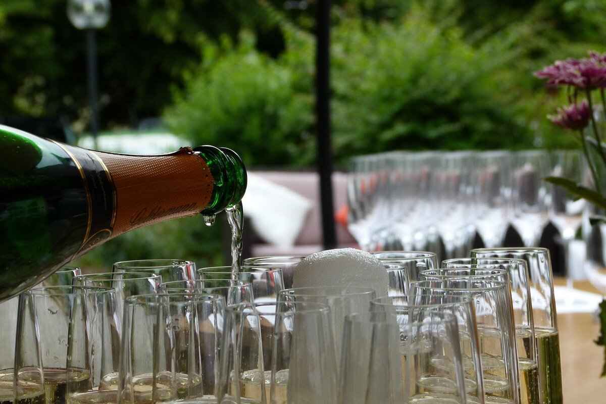 Bubbly Wine: The Best Sparkling Wines for Every Occasion 1 What is Sparkling Wine?