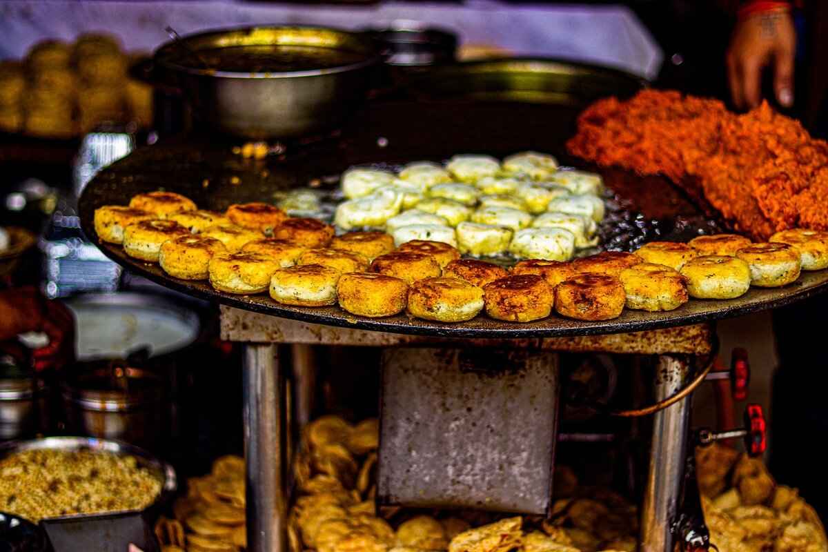 Why is Street Food Popular in Myanmar?