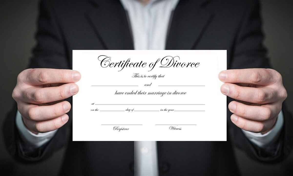 Can I Investigate My Spouse's Bank Accounts During Divorce? 4 Methods to Investigate Bank Accounts