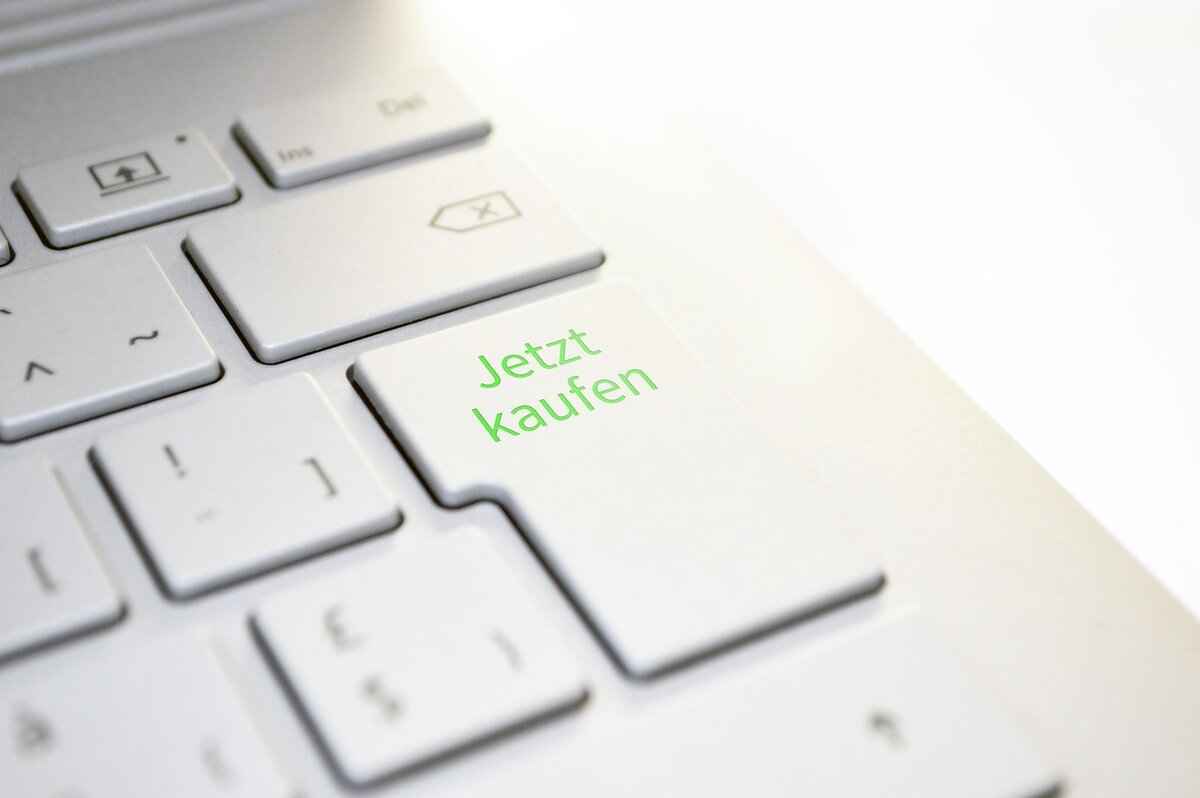 Can I Return an Online Purchase? 4 Return Shipping Costs: Who Pays?