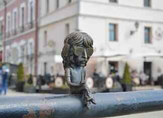 Celebrity-Inspired Night Dress Trends You’ll See Everywhere This Year Celebrity-Inspired Night Dress Trends You’ll See Everywhere This Year