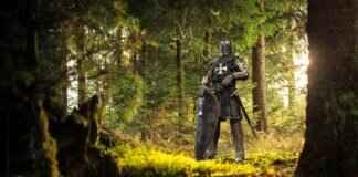 Change Windshield Wipers in 3 Simple Steps Change Windshield Wipers in 3 Simple Steps