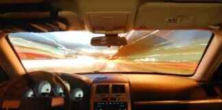 Changing Windshield Wipers: Signs It’s Time for a Replacement Changing Windshield Wipers: Signs It’s Time for a Replacement