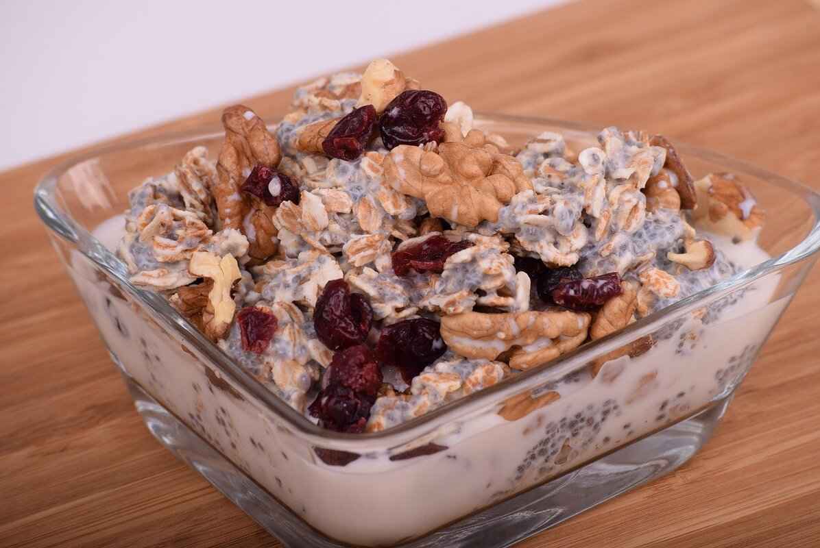 How to Incorporate Chia and Flax Seeds into Your Diet