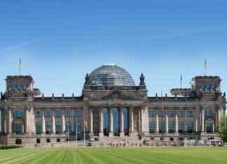 E-District West Bengal: Simplifying Services and Applications E-District West Bengal: Simplifying Services and Applications