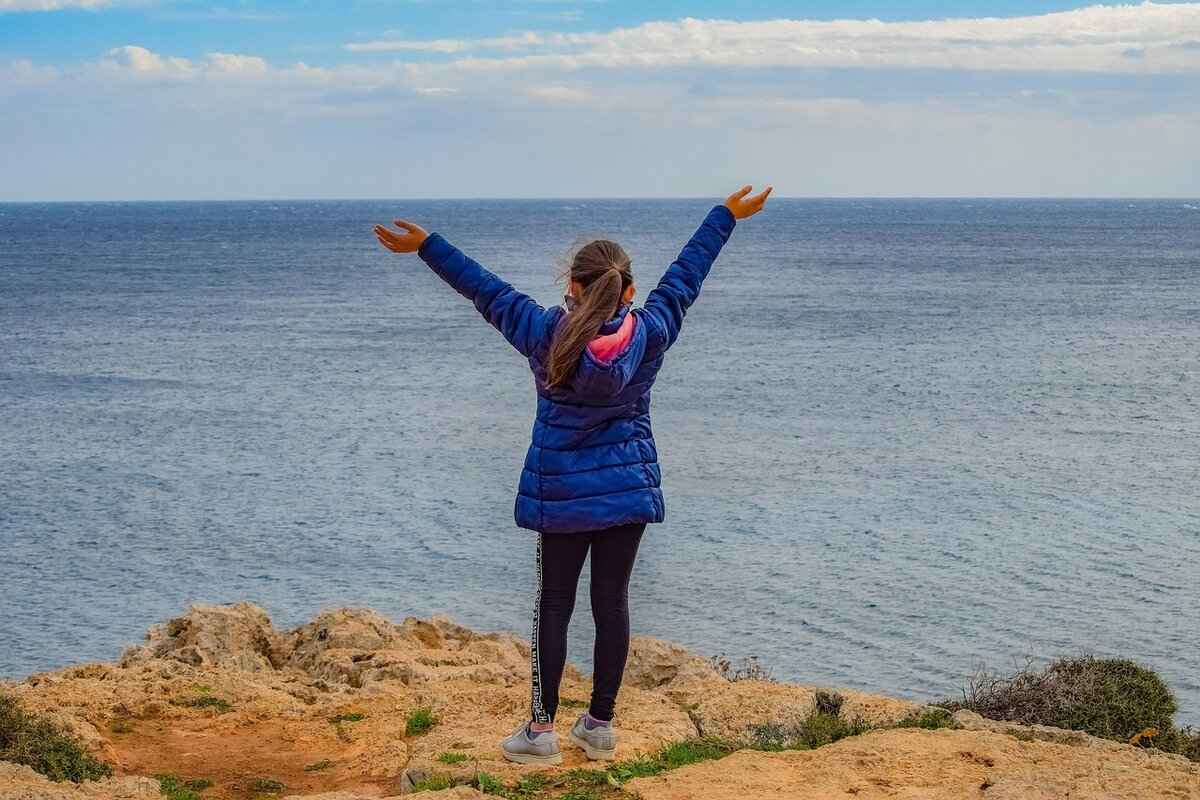 Emma Stone Eyes: What Makes Her Gaze So Mesmerizing in Film and Photos 2 How Do Emma Stone's Eyes Enhance Her Acting Skills?