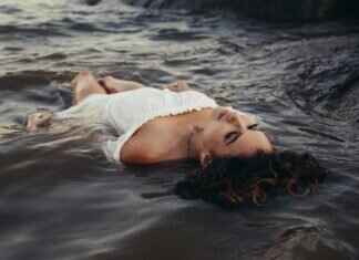 Emma Stone in Bikini: Stunning Beach Moments from the Actress Emma Stone in Bikini: Stunning Beach Moments from the Actress