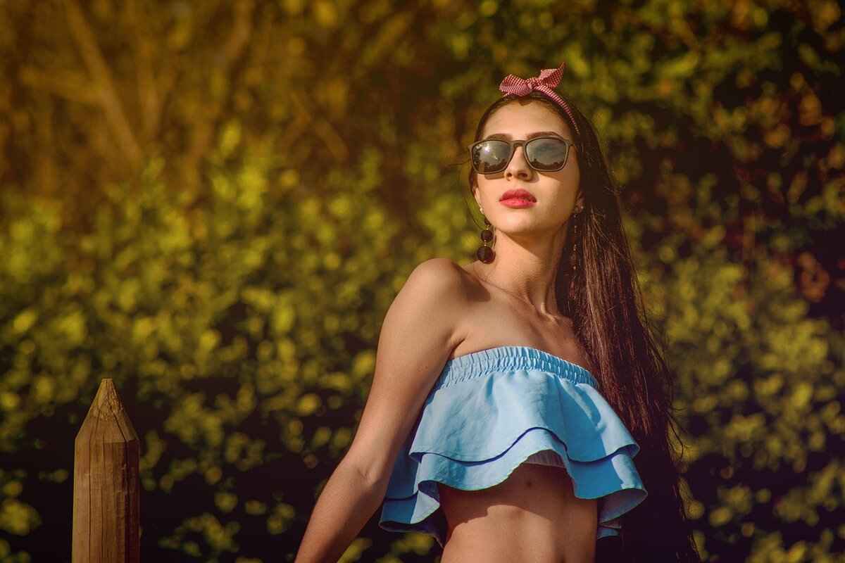 Emma Stone in Bikini: Stunning Beach Moments from the Actress 2 How Has Emma Stone Influenced Beach Fashion Trends?