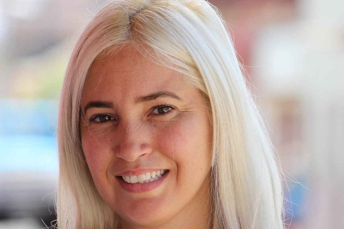 What Hairstyles Has Emma Stone Worn with Blonde Hair?