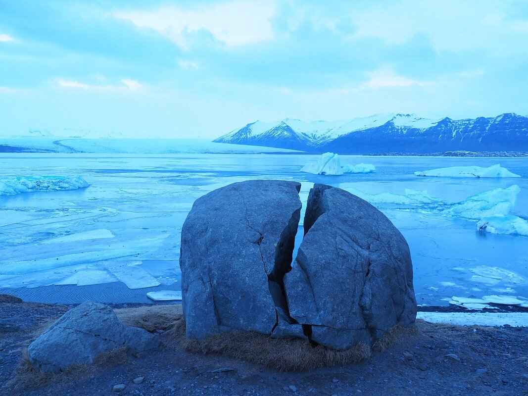 Emma Stone’s Oscar Win: The Night That Marked Her Legacy in Hollywood 3 What Legacy Did Emma Stone Create with Her Oscar Win?