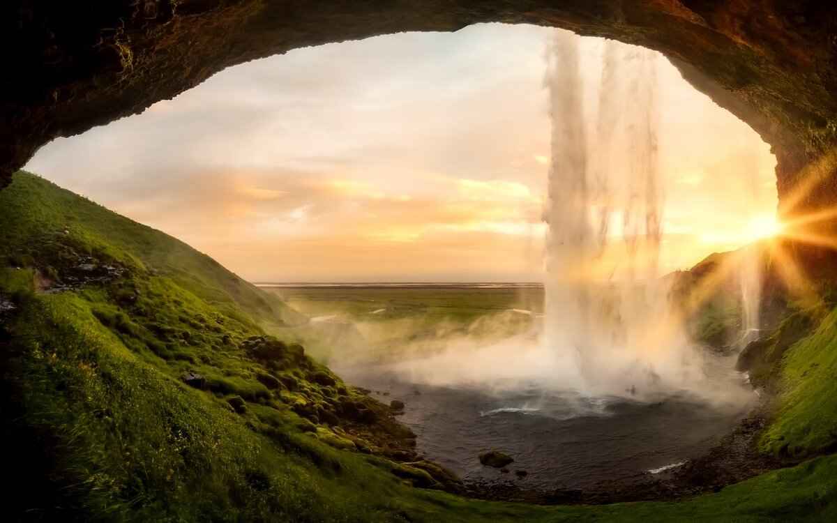 Eva Green’s Favorite Travel Destinations: Where She Loves to Escape 5 5. Iceland: Nature’s Wonderland