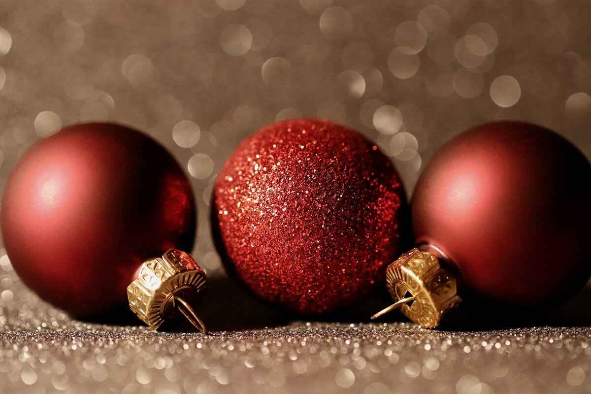 Filipino Christmas Feast: What’s on a Noche Buena Table? 3 What Other Essential Dishes Complete the Feast?