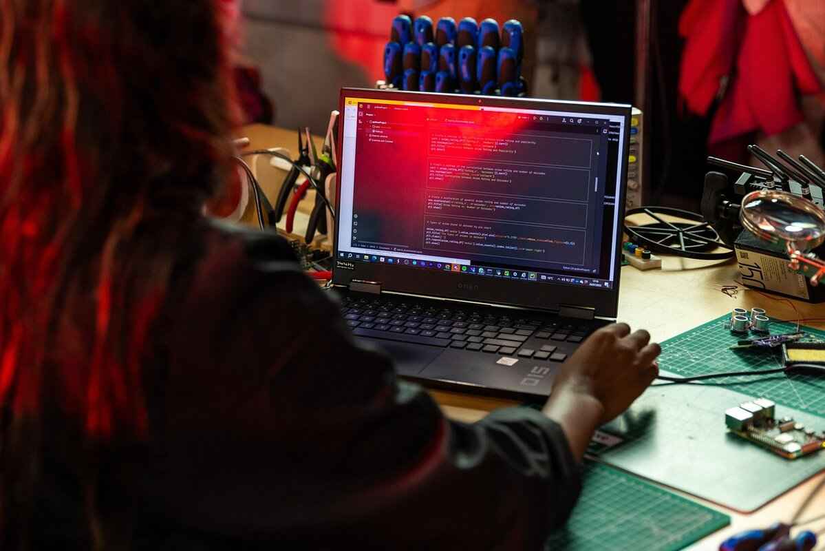 How Does Flash Tranny Work?