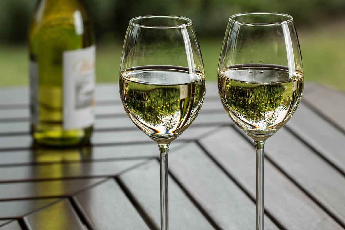 What Do Experts Say About Gambino Sparkling Wine?