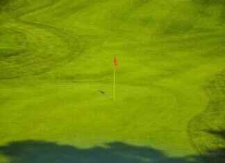 Golf Quarter Zip Pullovers: The Best Styles for Every Golfer Golf Quarter Zip Pullovers: The Best Styles for Every Golfer