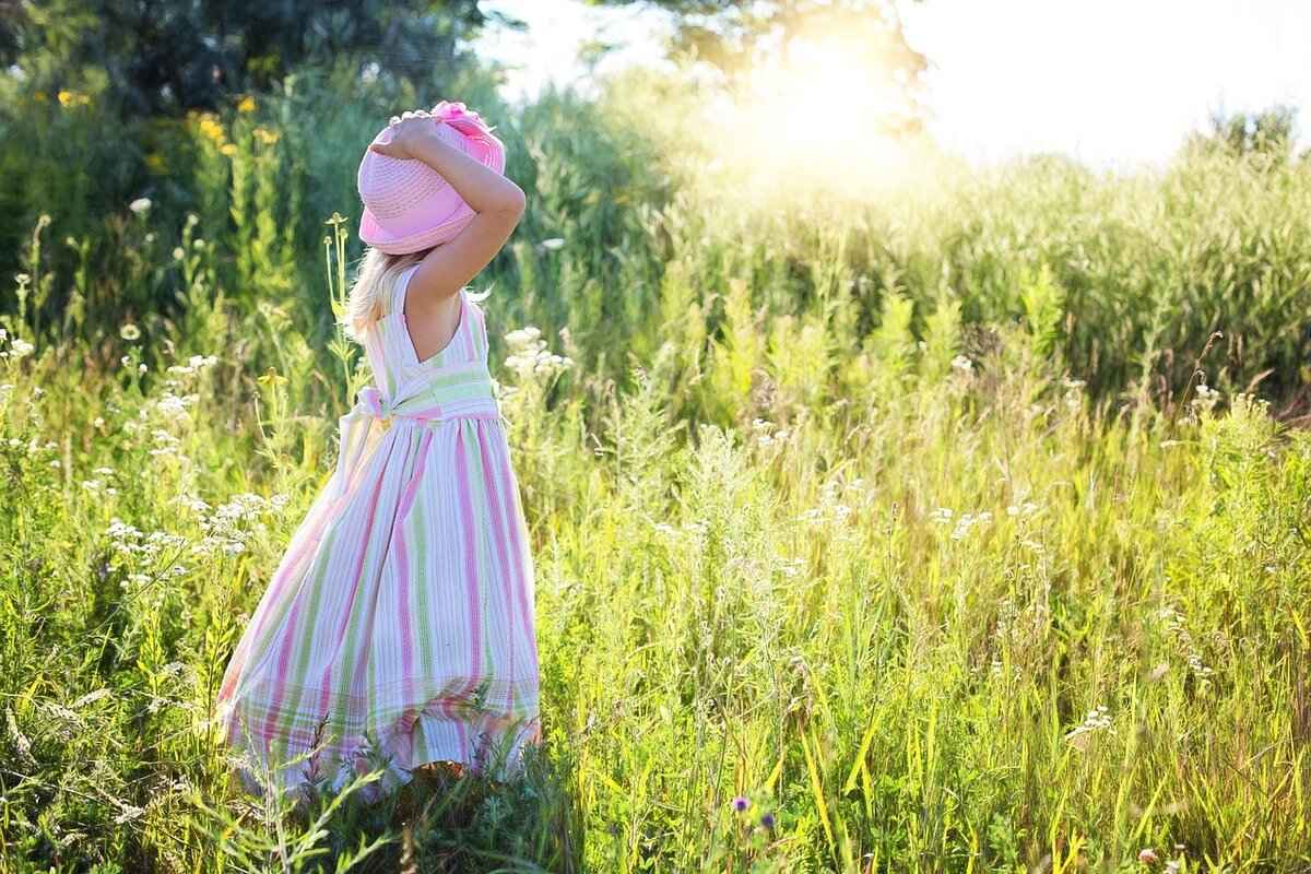 How to Style a Gossamer Gown?