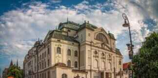 How Bengali Folk Theatre Jatra Still Captivates Audiences How Bengali Folk Theatre Jatra Still Captivates Audiences