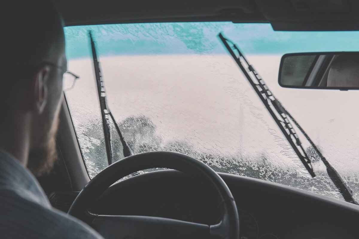 How Do I Replace Windshield Wipers on My Own? 2 How to Choose the Right Windshield Wiper Blades?
