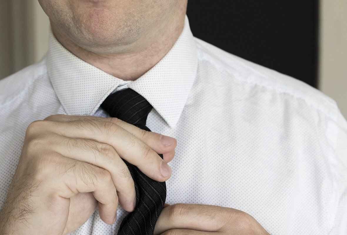 What Are the Fashion Risks of Wearing a Slip Dress?