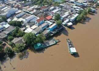 How Many Cars Fit on the Chappaquiddick Ferry? How Many Cars Fit on the Chappaquiddick Ferry?