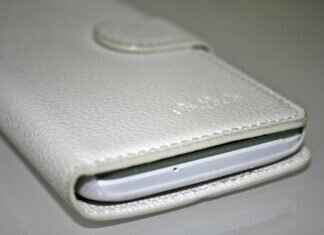 How Many Phones Can I Carry From the USA to India? Customs Rules How Many Phones Can I Carry From the USA to India? Customs Rules