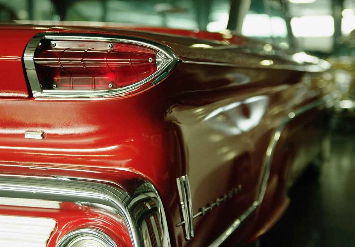 Factors Influencing the Cost of Car Hood Repainting