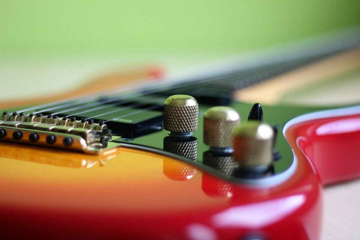 How Much Does It Cost to Ship a Guitar? Shipping Costs & Options 3 Best Carriers for Shipping Guitars