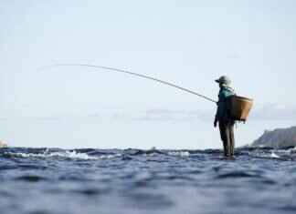 How to Attach an Action Camera to a Fishing Rod for Unique Underwater Footage How to Attach an Action Camera to a Fishing Rod for Unique Underwater Footage