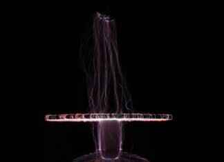 How to Change the Ignition Coil on a 1992 Firebird How to Change the Ignition Coil on a 1992 Firebird