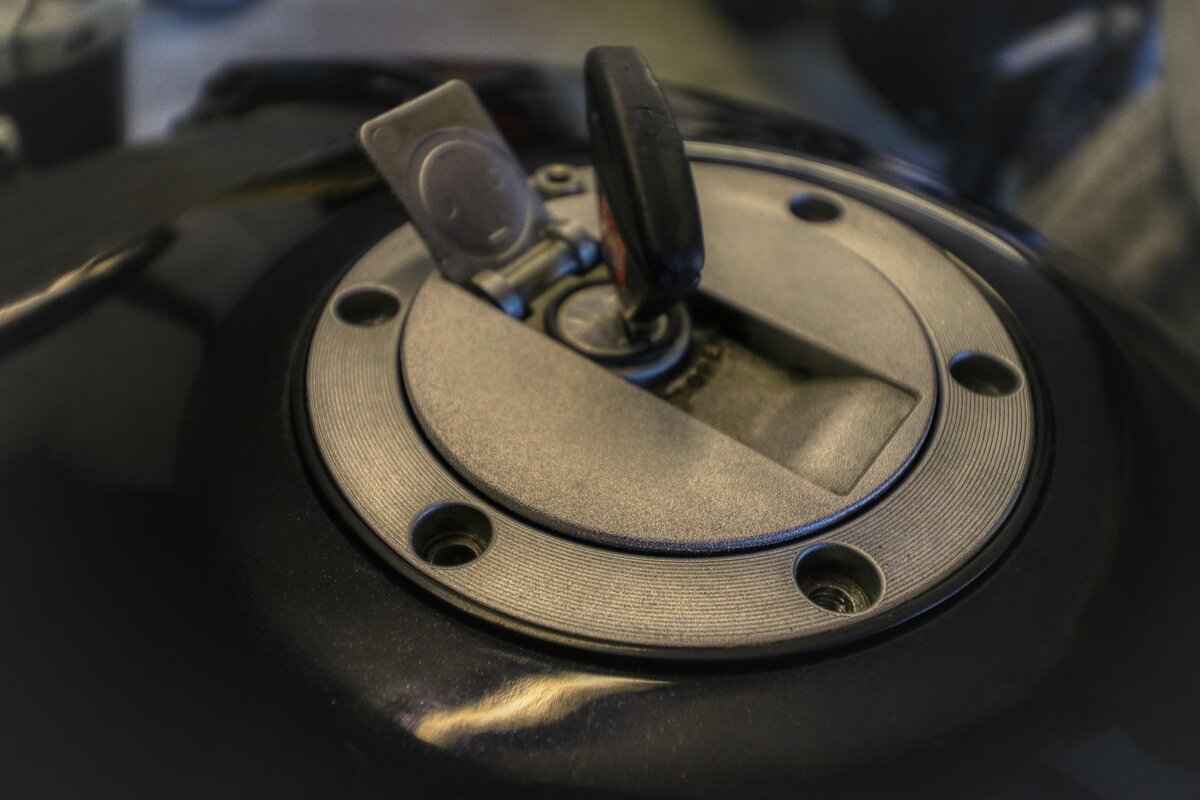 How to Change the Ignition Coil on a 1992 Firebird 1 Understanding the Ignition Coil's Role