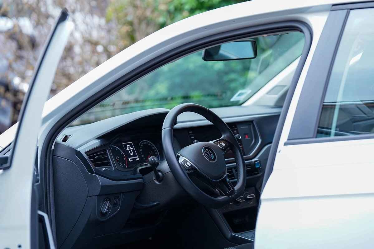 How to Clean a Car Headliner Without Causing Damage 3 Signs Your Headliner Needs Cleaning