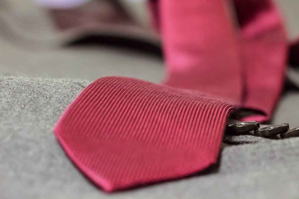 How to Clean a Silk Tie Without Damaging It 5 Drying Silk Ties Safely