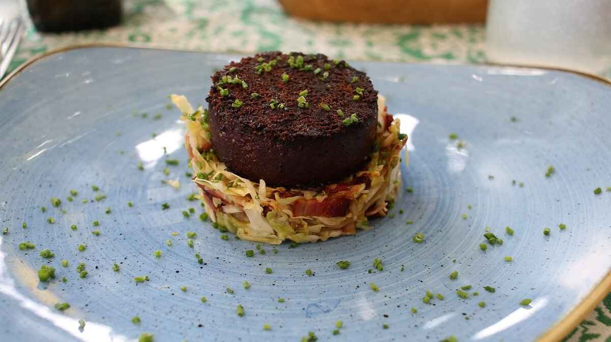 How to Clean Blood Off Concrete: Best Stain Removal Methods 1 Understanding Blood Stains on Concrete