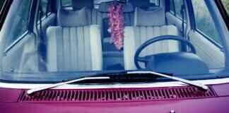 How to Clean Windshield Wipers for a Streak-Free View How to Clean Windshield Wipers for a Streak-Free View