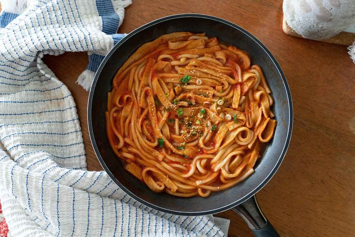 How to Cook with Gochujang: Korea’s Fermented Chili Paste 1 What is Gochujang and How is it Made?