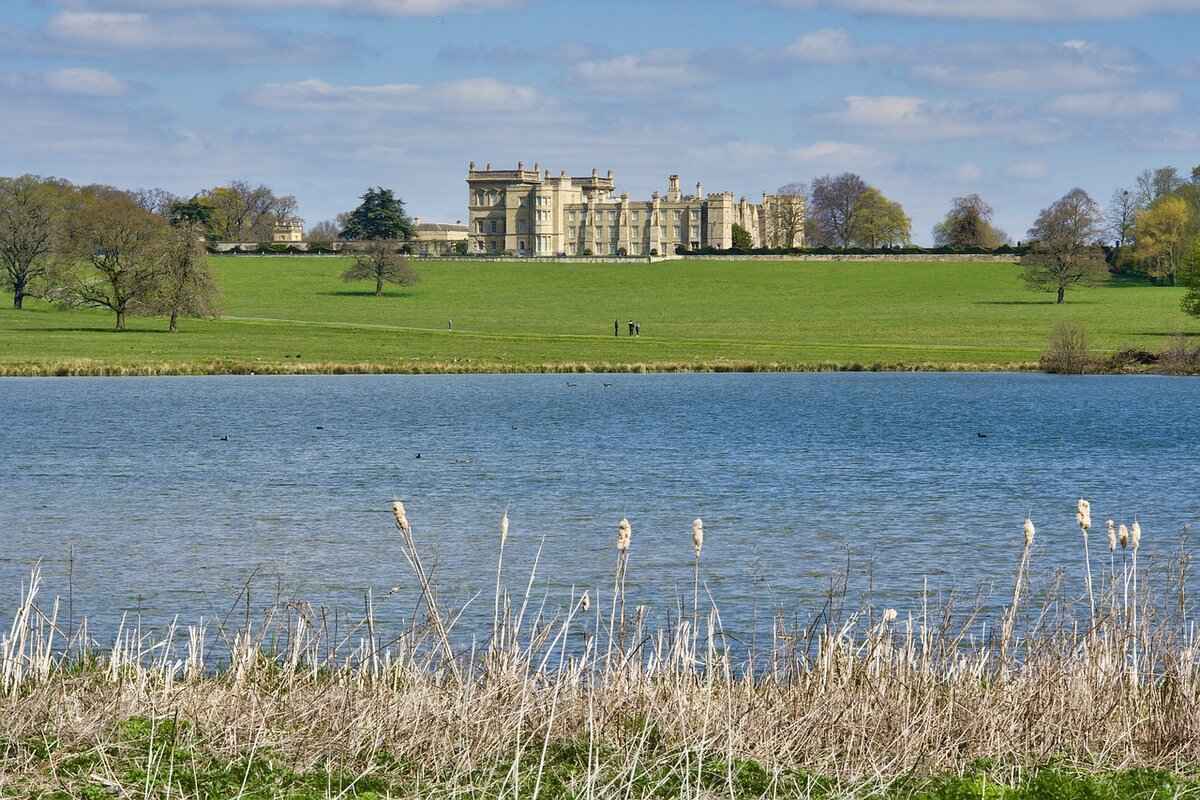 How to Divide Inherited Real Estate? 6 Seeking Legal Advice