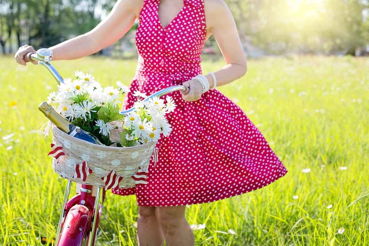 How to Find the Perfect Slip Dress for a Tropical Getaway 6 What Styles of Slip Dresses Are Trending?