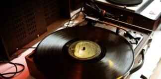 How to Frame Vinyl Covers: Step-by-Step Instructions How to Frame Vinyl Covers: Step-by-Step Instructions