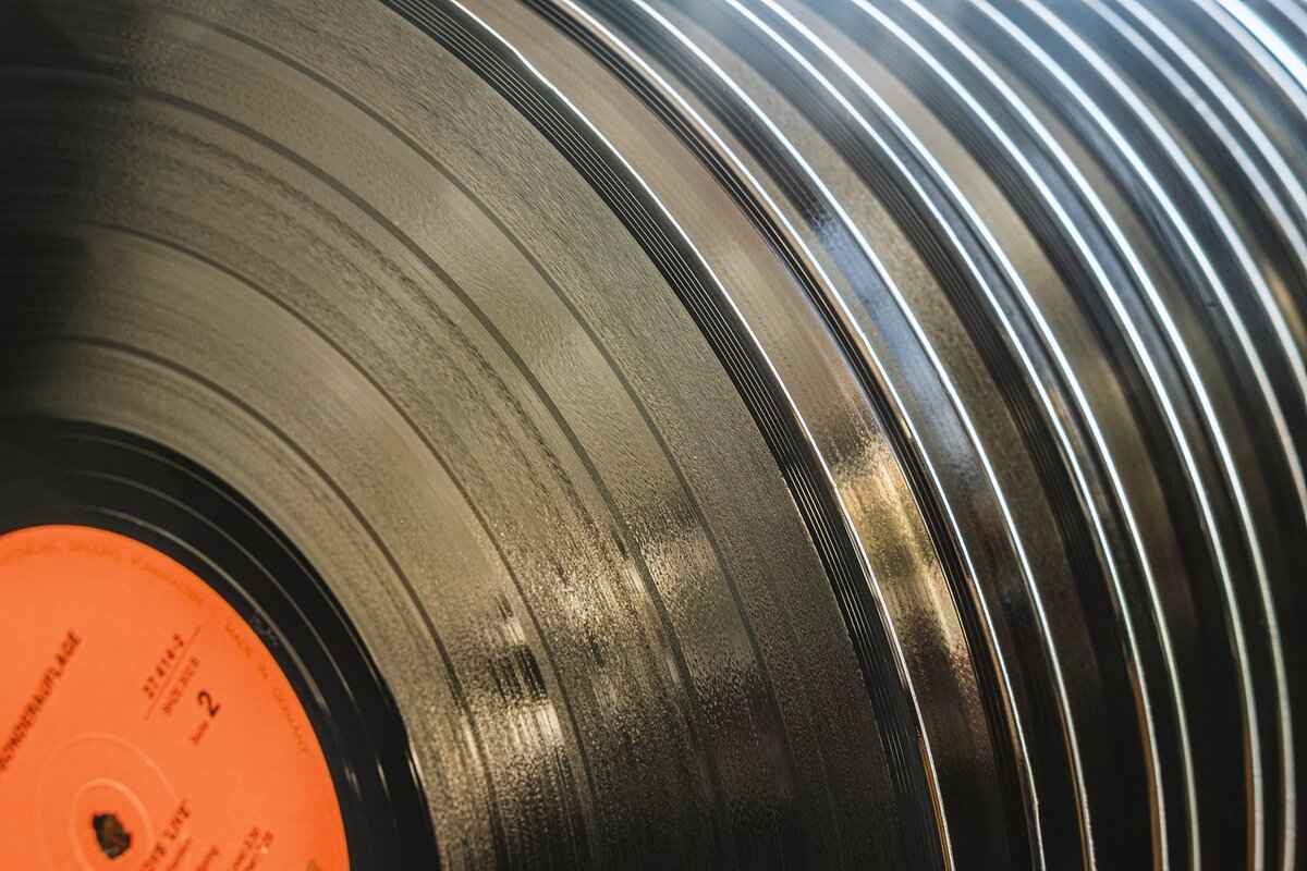 How to Frame Vinyl Covers: Step-by-Step Instructions 2 Essential Tools and Materials