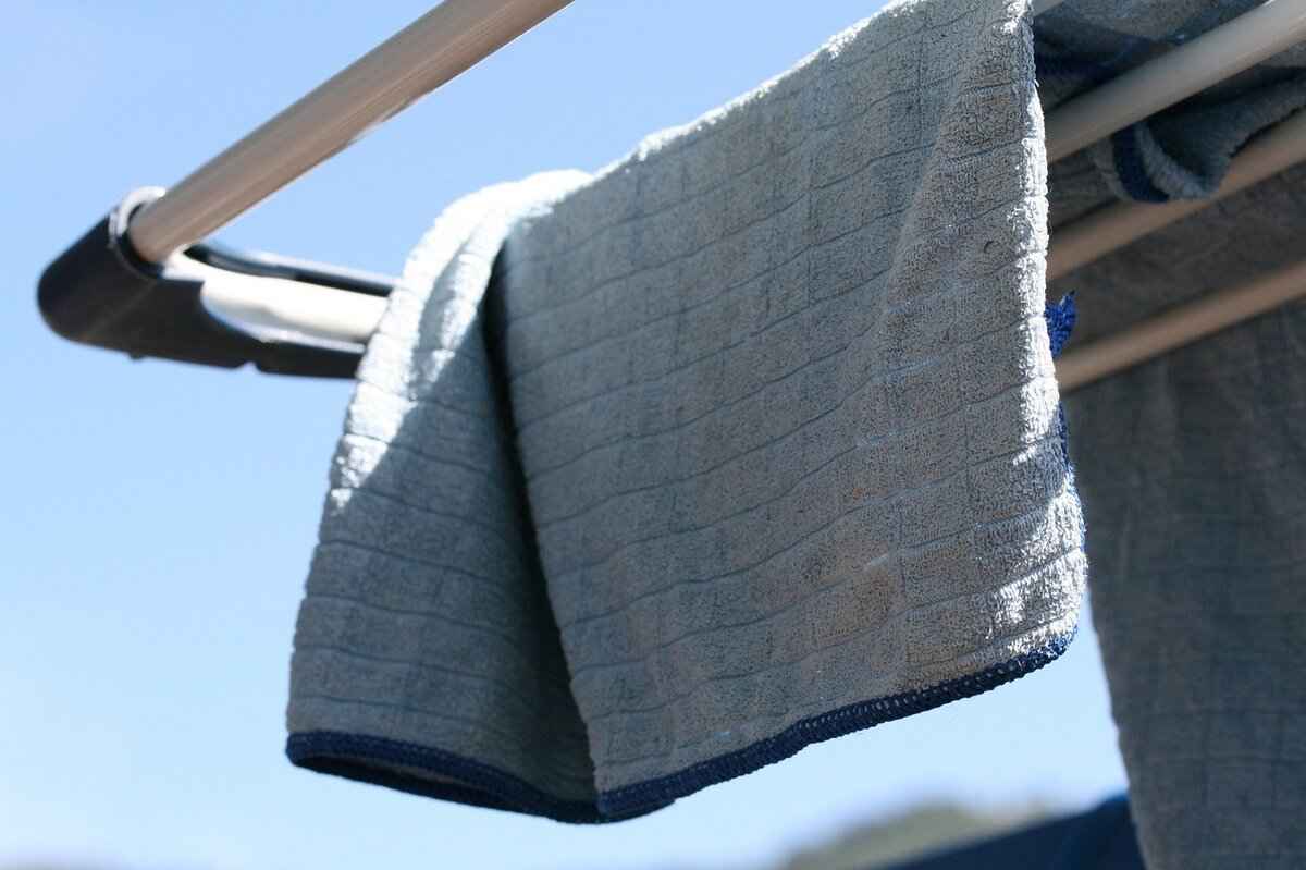 How to Get Wood Glue Out of Clothes: Cleaning Tips 2 Immediate Actions to Take When Glue Spills Occur