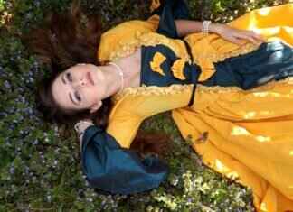 How to Make a Simple Slip Dress Look Like a Designer Piece – Celebrity Hacks How to Make a Simple Slip Dress Look Like a Designer Piece – Celebrity Hacks