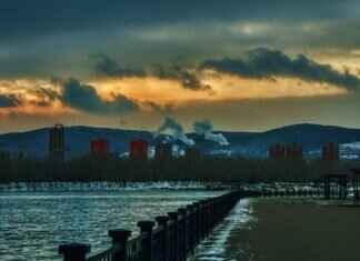 How to Make a Water Bottle Bong: A Step-by-Step Tutorial How to Make a Water Bottle Bong: A Step-by-Step Tutorial