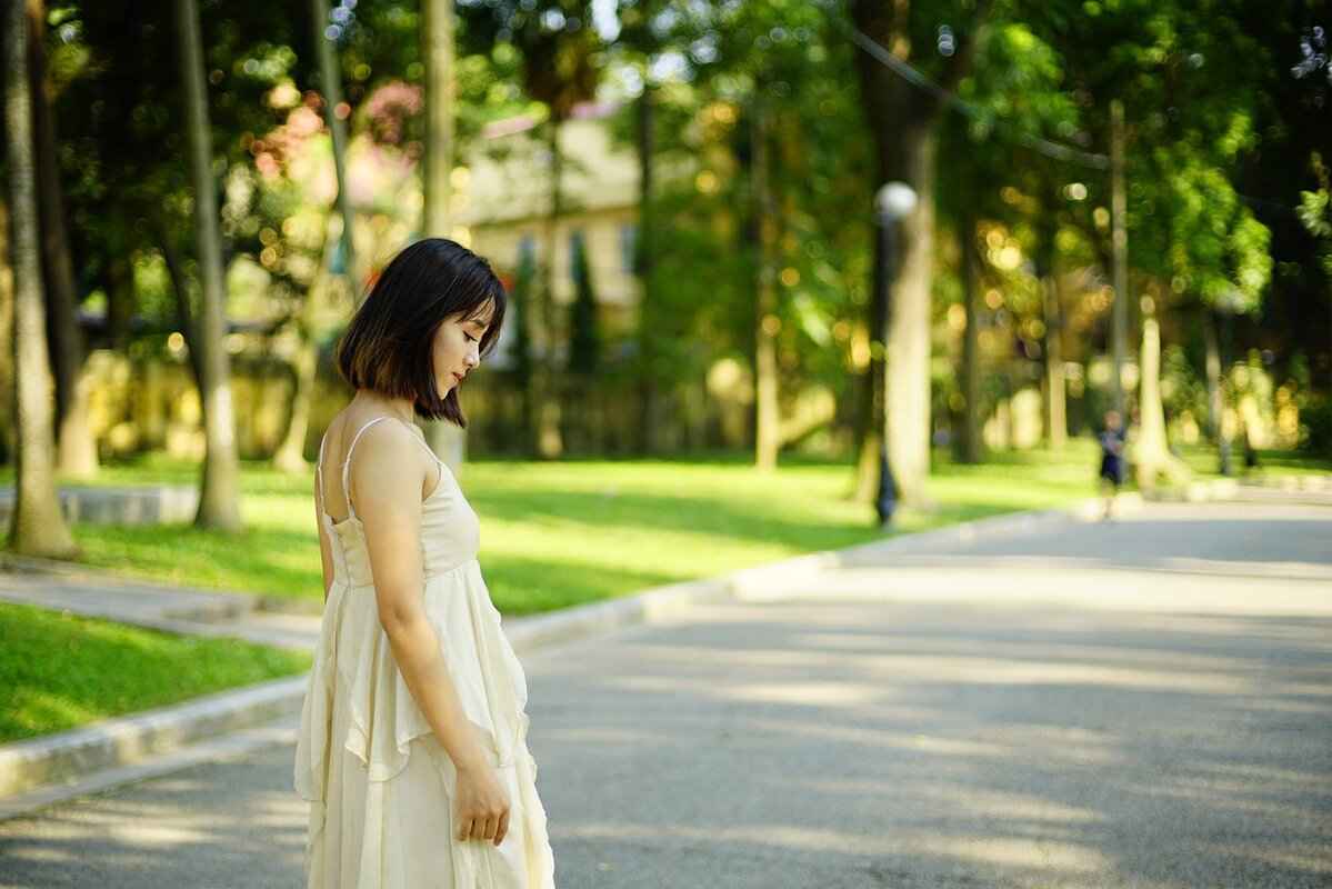 How to Make Your Slip Dress the Most Versatile Item in Your Wardrobe 2 How to Style a Slip Dress for Daytime?