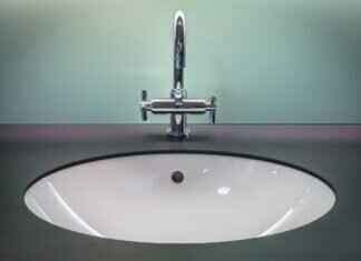 How to Not Get Products Dirty in the Bathroom: Simple Cleaning Tips How to Not Get Products Dirty in the Bathroom: Simple Cleaning Tips